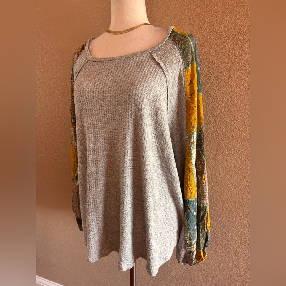 EASEL Oversized Patchwork Sleeve Gray Top NWT - image 4